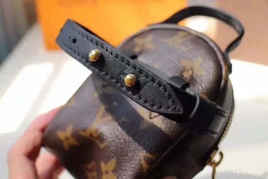 First bag ru WRIST BAG LOUIS VUITTON 0430